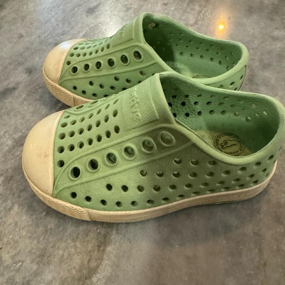 Native Kids Slip-On Water Shoes in Light Green and Cream